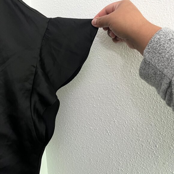 Victoria's Secret Black Short ruffle sleeve Cover Up NWT Size ONS Satin - Picture 5 of 5